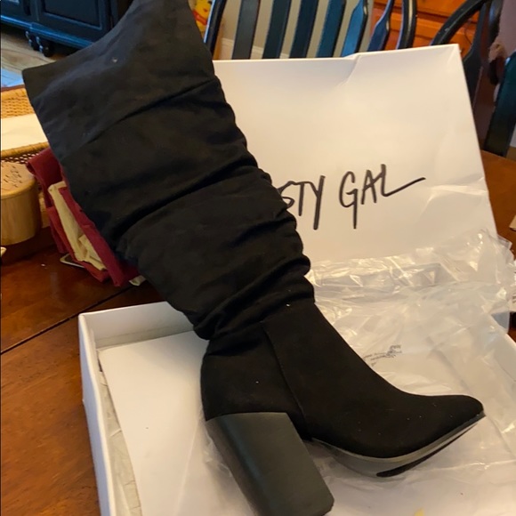 Black suede knee boot - Picture 2 of 2